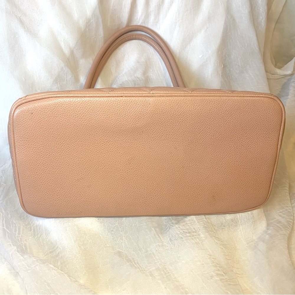 Chanel Caviar Leather Pink Medallion Bag - Picture 9 of 17